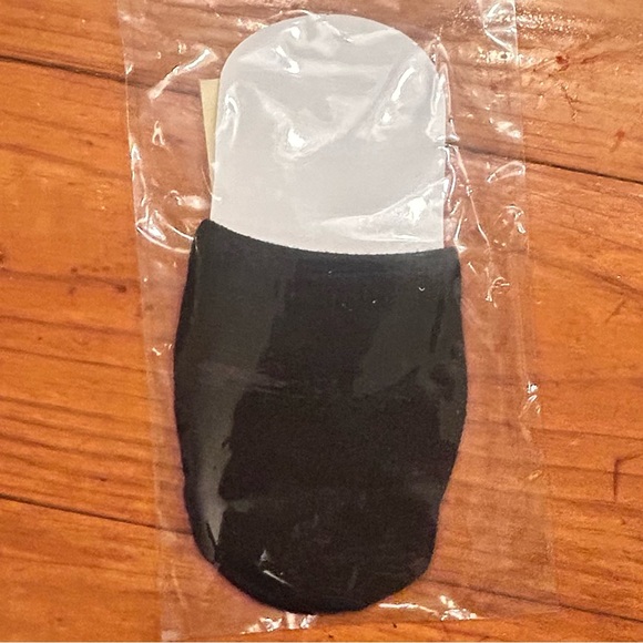 NWT Size 6-12 Peda Bella black toe covers - Picture 4 of 7